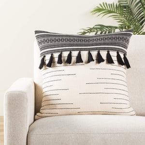 Jaipur Living Jaipur Living Mercado Cotton Tribal Pillow Cover with Tasseled Bohemian Texture PLC102242
