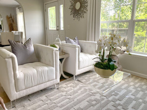 Safavieh Hollywood Glam Tufted Accent Chair – Plush White Upholstery, Acrylic Legs & Silver Nailhead Trim MCR4212A