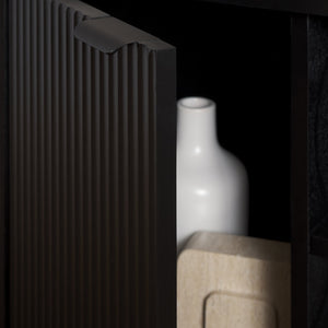 Safavieh Thurston 2-door Media Stand - Elegant Tv Cabinet For Stylish Living Spaces And Organized Entertainment Matte Black , Wood Med5712b