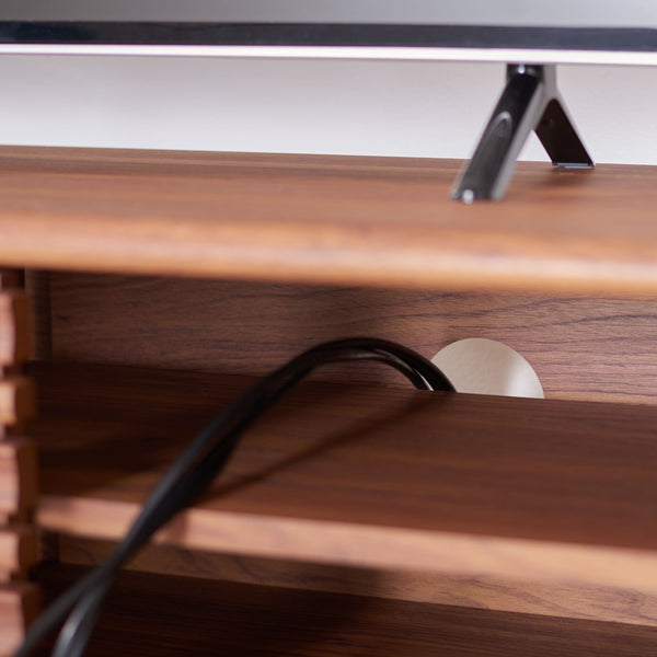 Safavieh Aurelio Vintage-Inspired Media Stand With Two Shelves And Smart Cable Management For Modern Living Walnut MED9600A