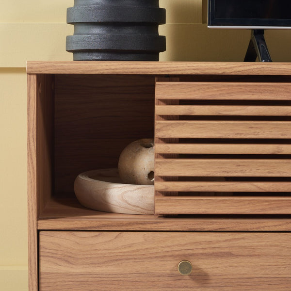 Safavieh Alatar Stylish 3-Drawer Media Stand With Open Shelf For Organized Storage And Timeless Appeal Oak MED9613D