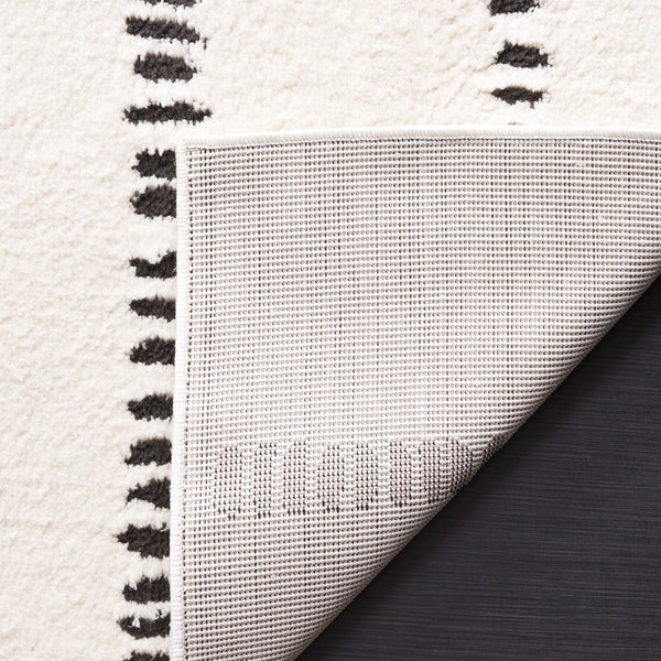 Safavieh Melody Modern Power-loomed Rug - Chic Ivory And Black Design For Stylish Home Décor And Comfort Ivory ,Black Polyester Mel114a-210