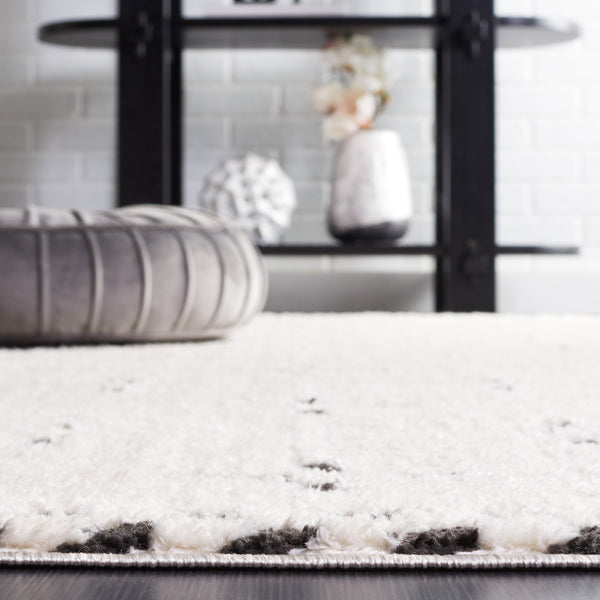 Safavieh Melody Bohemian Ivory And Black Area Rug – Luxurious Polyester, Oeko-tex Certified, Durable Style Ivory ,Black Polyester Mel134a-7sq