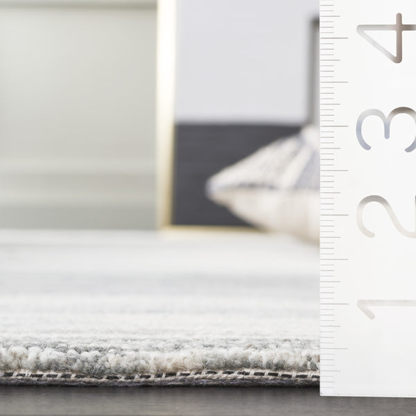 Safavieh Metro Hand-tufted Runner Rug - Luxurious Wool-cotton Blend, Modern Abstract Design For Elegant Spaces Ivory ,Grey 80% Wool,20% Cotton Met106a-5