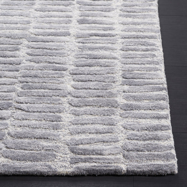Safavieh Metro Luxurious Hand-tufted Area Rug For Modern Interiors - Premium Wool & Cotton Blend, 6' X 9' Silver ,Grey 80% Wool And 20% Cotton Met182g-9