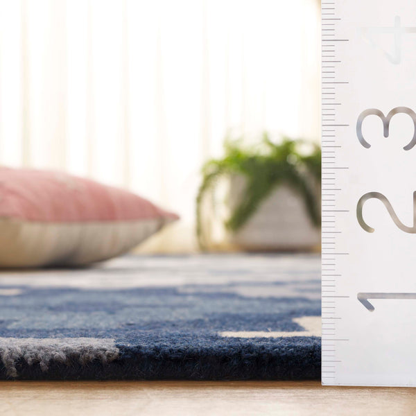 Safavieh Metro Hand-tufted Area Rug In Blue And Ivory - Contemporary Design With Luxurious Comfort For Your Home Blue ,Ivory 80% Wool,20% Cotton Met380m-3