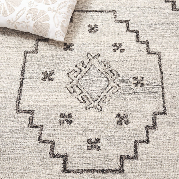 Safavieh Metro Handcrafted Wool And Cotton Area Rug - Elegant Geometric Design For Timeless Home Decor Style Grey ,Black 80% Wool 20% Cotton Met385f-4