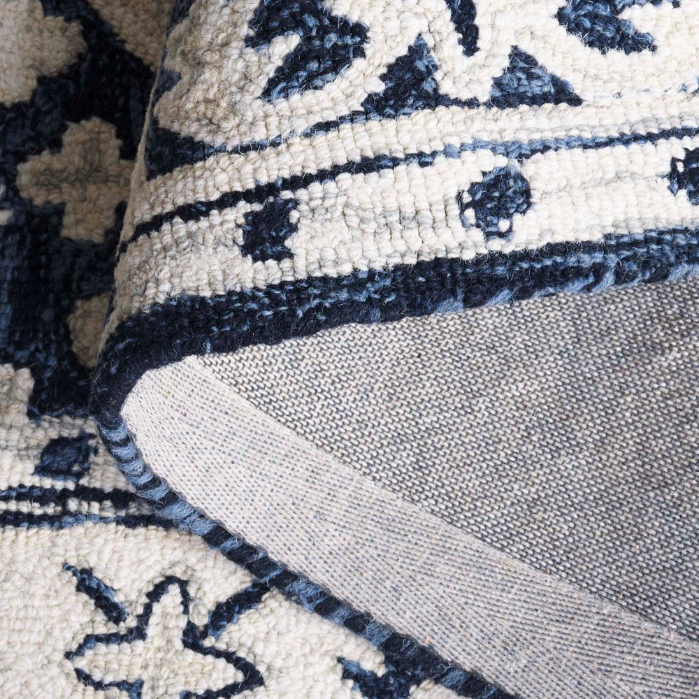 Safavieh Metro Hand-tufted Runner Area Rug: Elegant Design For Hallways, Kitchens, And Entryways Navy ,Ivory 80% Wool 20% Cotton Met474n-9