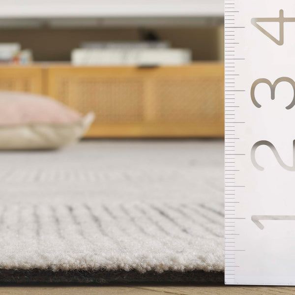 Safavieh Metro Hand-tufted Wool Runner Rug - Modern Design With Grid Pattern For Elegant Hallway Décor Ivory ,Charcoal Wool Pile Met482h-5