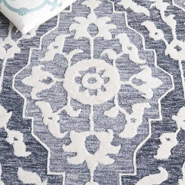 Safavieh Metro Hand-tufted Area Rug - Elegant Traditional Design For Timeless Home Décor & Comfort Light Blue ,Grey 80% Wool,20% Cotton Met709l-9