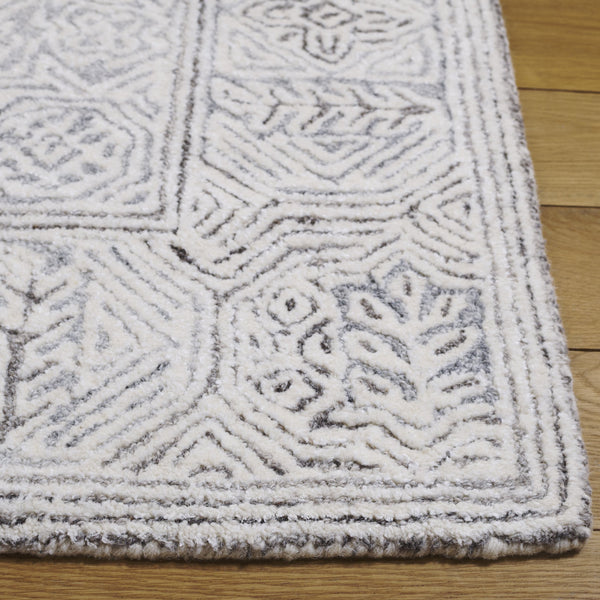 Safavieh Metro Hand-Tufted Grey Ivory Area Rug — Wool-Viscose Blend, Low Pile, Modern Geometric Elegance For Living Rooms 4'-0" x 6'-0" MET781F-4