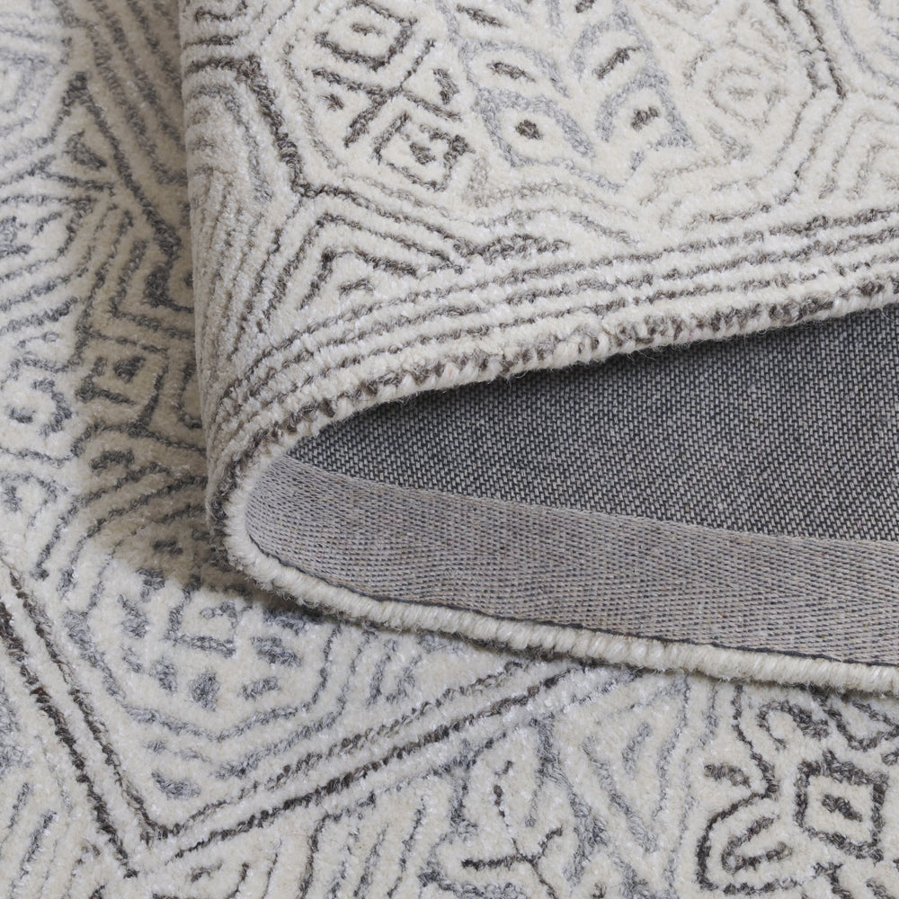Safavieh Metro Hand-Tufted Grey Ivory Area Rug — Wool-Viscose Blend, Low Pile, Modern Geometric Elegance For Living Rooms 4'-0" x 6'-0" MET781F-4