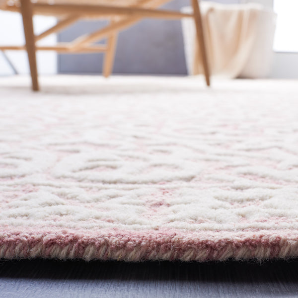 Safavieh Metro Hand-Tufted Pink Ivory Wool-Cotton Area Rug, Low-Profile 3/8" Pile, Traditional Elegance 6'-0" x 9'-0" MET857U-6