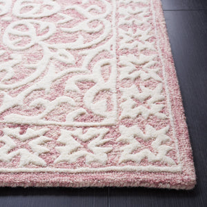 Safavieh Metro Hand‑Tufted Pink Ivory Floral Rug — Soft Wool & Cotton Pile, Low‑Profile Luxury For Cozy Rooms 4'-0" x 4'-0" MET857U-4SQ