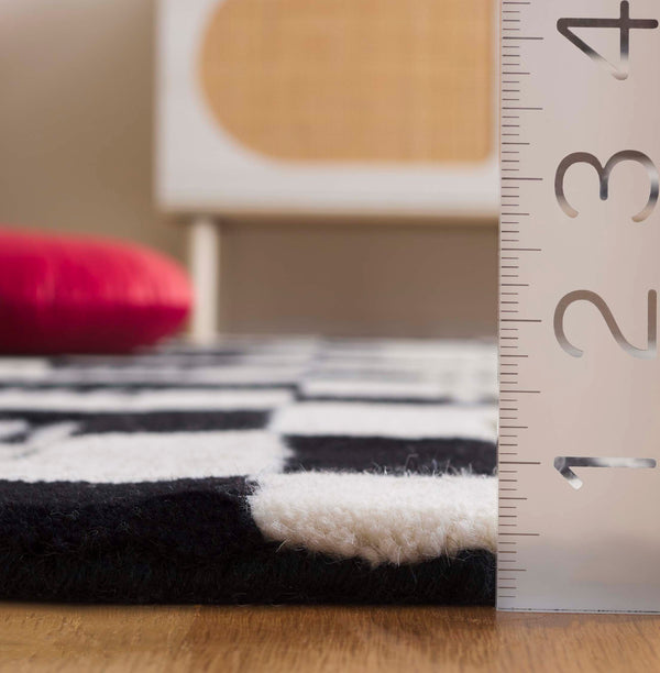 Safavieh Metro Hand-tufted Area Rug - Elegant Geometric Design In Black And Ivory For Modern Living Spaces Black ,Ivory 85% Wool,15% Cotton Met869z-3