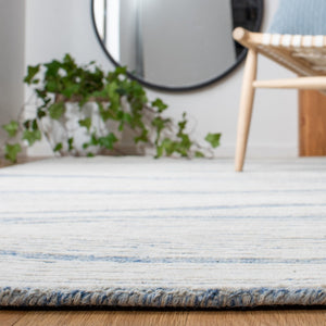 Safavieh Metro 995 Hand Tufted  Rug X23 Blue / Ivory MET995M-24