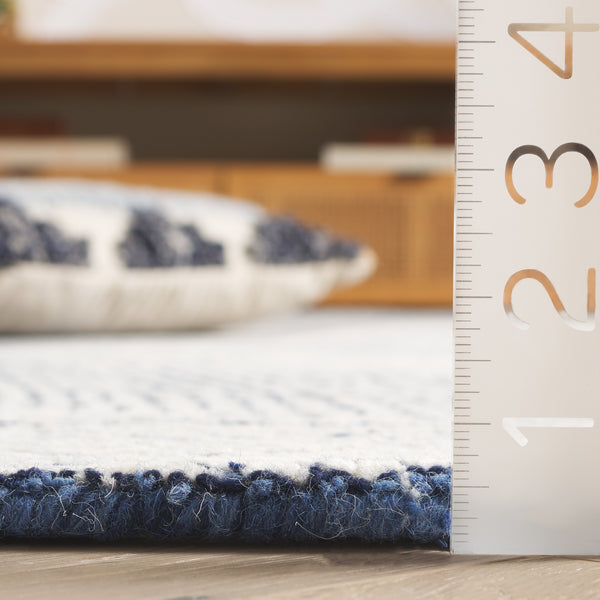 Safavieh Metro Elegant Hand-tufted Area Rug - Luxurious Indian Wool With Serene Ripple Design For Your Home Navy ,Ivory Wool Pile Met999n-6r