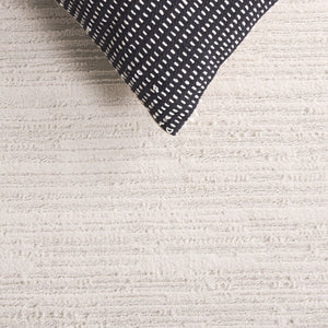 Safavieh Mila Modern Area Rug: Luxurious Plush Comfort In Elegant Ivory And Grey For Stylish Homes Ivory ,Light Grey Polyester Mil220a-4