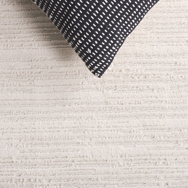 Safavieh Mila Modern Area Rug: Luxurious Plush Comfort In Elegant Ivory And Grey For Stylish Homes Ivory ,Light Grey Polyester Mil220a-4