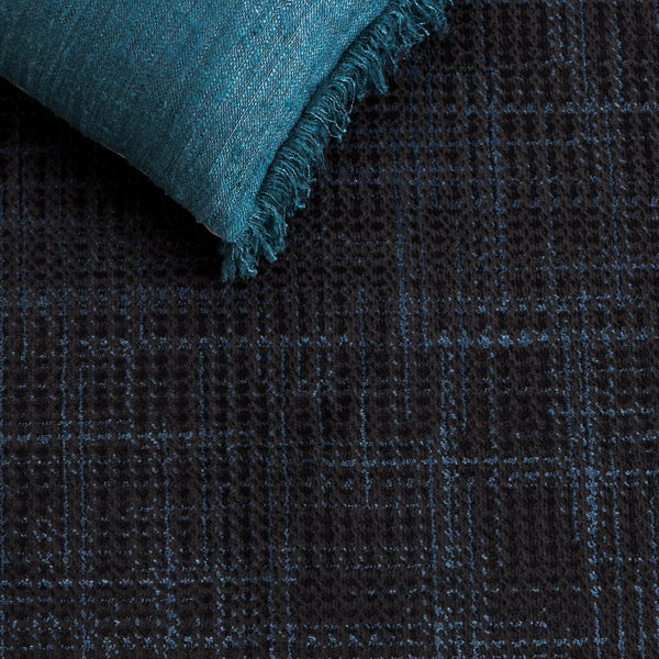 Safavieh Mila Modern Ivory And Black Runner Rug - Stylish Power Loomed Design For Hallway Elegance Dark Blue ,Black Polyester Mil228l-5