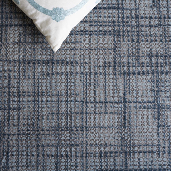 Safavieh Mila Modern Area Rug - Elegant Blue And Grey Design, Craftsmanship From Turkey For Your Home Decor Blue ,Grey Polyester Mil228m-7r