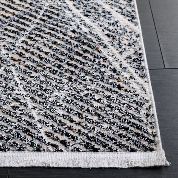 Safavieh Mila Elegant Area Rug In Ivory And Grey For Modern Spaces - Perfect For Hallways And Accent Decor Ivory ,Grey Black Polyester Mil236a-5