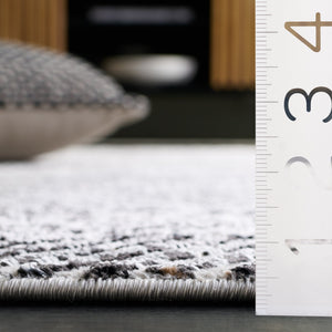 Safavieh Mila Elegant Area Rug In Ivory And Grey For Modern Spaces - Perfect For Hallways And Accent Decor Ivory ,Grey Black Polyester Mil236a-5
