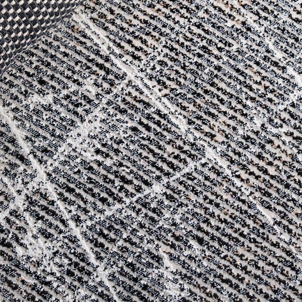 Safavieh Mila Elegant Area Rug In Ivory And Grey For Modern Spaces - Perfect For Hallways And Accent Decor Ivory ,Grey Black Polyester Mil236a-5