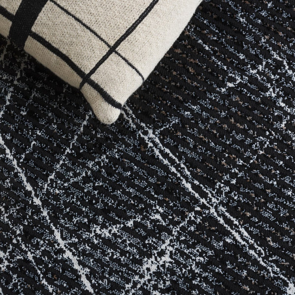 Safavieh Mila Small Rectangle Area Rug – Elegant Power Loomed Design In Chic Ivory And Grey For Any Space Black ,Beige Ivory Polyester Mil236z-8