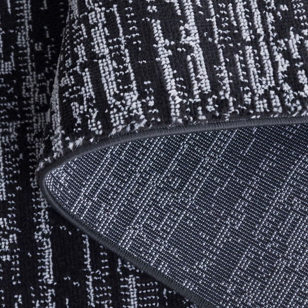 Safavieh Mila Elegant Runner Rug In Deep Blue And Modern Black - Sophisticated Accent For Any Hallway Black ,Ivory Polyester Mil238z-5