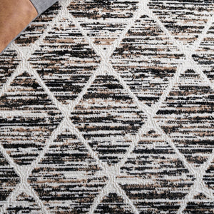 Safavieh Mila Scandinavian Style Runner Rug - Minimalist Elegance In Ivory And Black For Modern Spaces Ivory ,Black Polyester Mil240a-5