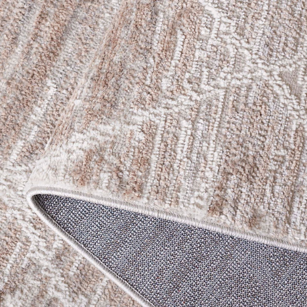 Safavieh Mila Modern Turkish Area Rug - Elegant Geometric Design, Plush Texture, Eco-friendly Luxury Decor Beige ,Ivory Polyester Mil240b-5