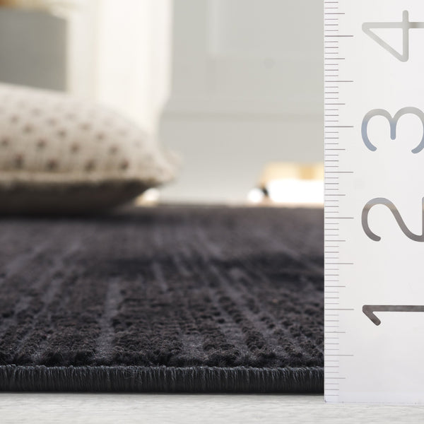 Safavieh Mila Modern Contemporary Area Rug - Elegant Runner For Hallways, Durable Polyester From Turkey Beige ,Black Polyester Mil290b-5