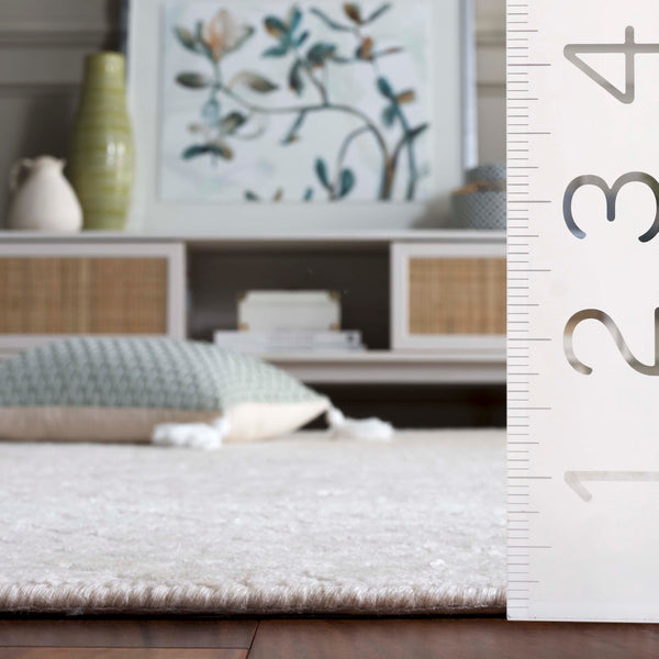 Safavieh Mirage Elegant Handloomed Area Rug: Luxurious Comfort, Timeless Design For Any Home Decor Style Ivory 60% Viscose 20% Wool 20% Cotton Mir357a-6