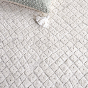 Safavieh Mirage Elegant Handloomed Area Rug: Luxurious Comfort, Timeless Design For Any Home Decor Style Ivory 60% Viscose 20% Wool 20% Cotton Mir357a-6