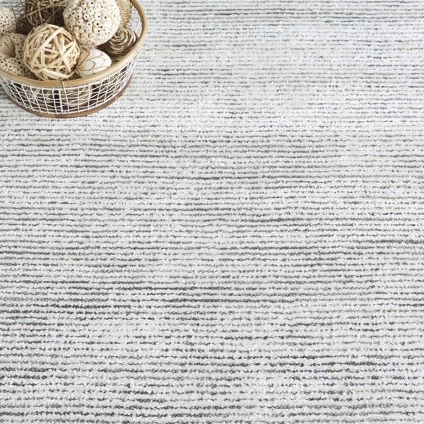 Safavieh Mirage Hand-Tufted Wool Blend Area Rug Soft Neutral Pile for Living Room Decor Ivory Charcoal MIR375H-8