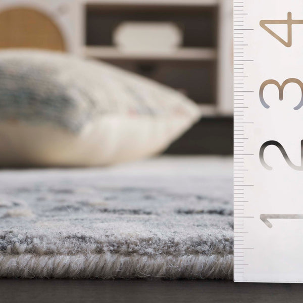 Safavieh Mirage Luxurious Hand-knotted Area Rug In Grey And Ivory - Elevate Your Home With Comfort & Style Grey ,Ivory 60% Viscose,30% Wool,& 10% Cotton Mir642f-9