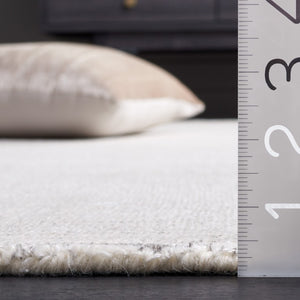 Safavieh Mirage Hand-Loomed Ivory Wool Viscose Accent Rug Plush Minimalist Bedroom Entryway Off-White MIR731A-1822