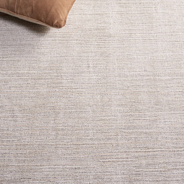 Safavieh Mirage Hand-Loomed Ivory Wool Viscose Accent Rug Plush Minimalist Bedroom Entryway Beige MIR731B-1822