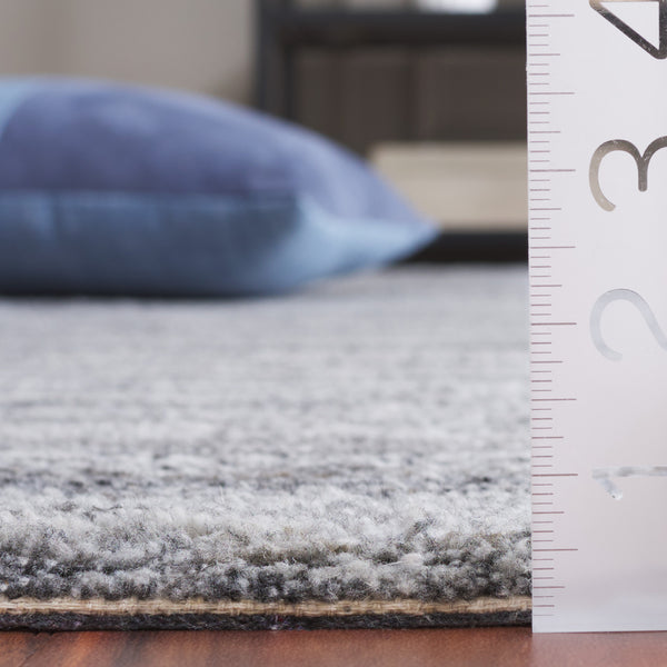 Safavieh Mirage Hand-tufted Runner Rug: Luxurious Eco-friendly Design With Plush Comfort For Any Space Grey Pet Yarn Pile Mir757f-5