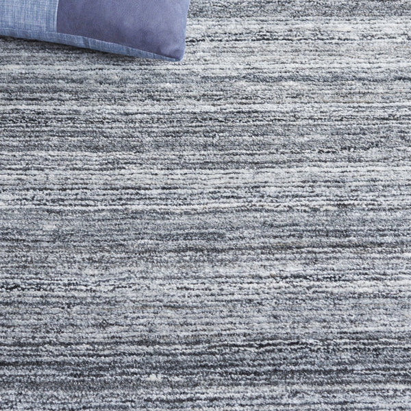 Safavieh Mirage Hand-tufted Runner Rug: Luxurious Eco-friendly Design With Plush Comfort For Any Space Grey Pet Yarn Pile Mir757f-5