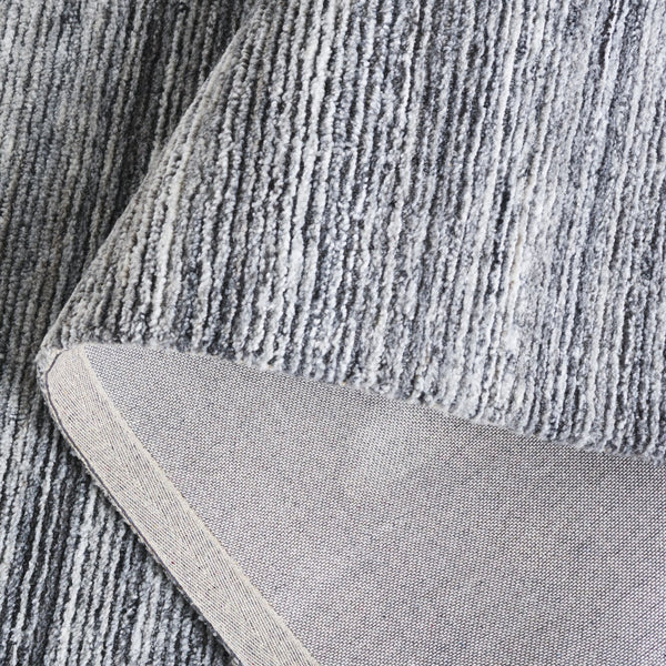Safavieh Mirage Hand-tufted Runner Rug: Luxurious Eco-friendly Design With Plush Comfort For Any Space Grey Pet Yarn Pile Mir757f-5