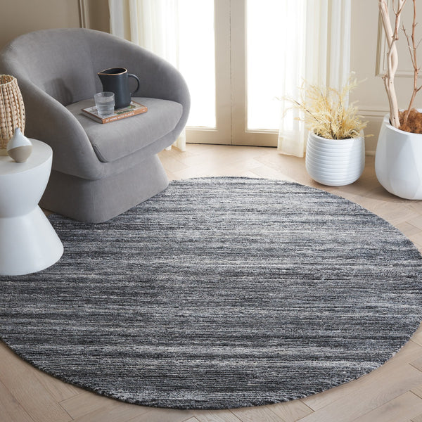 Safavieh Mirage Hand-tufted Runner Rug: Luxurious Eco-friendly Design With Plush Comfort For Any Space Grey Pet Yarn Pile Mir757f-6r