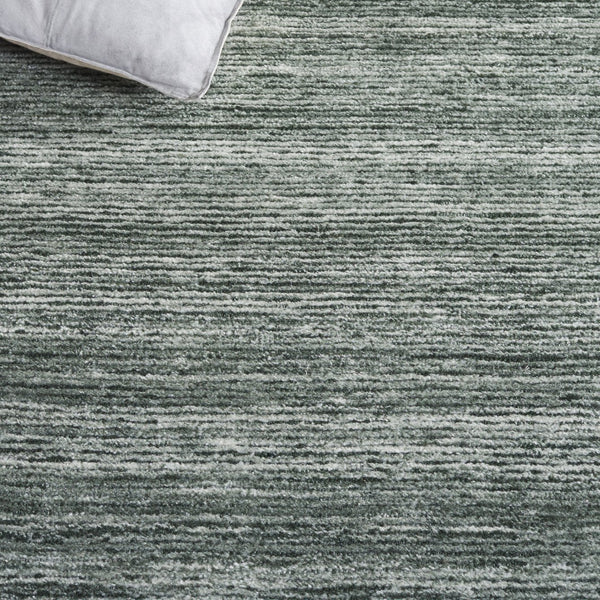 Safavieh Mirage Hand-tufted Runner Rug: Luxurious Eco-friendly Design With Plush Comfort For Any Space Green Pet Yarn Pile Mir757y-5
