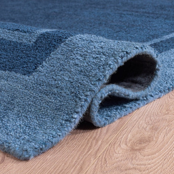 Safavieh Mirage Hand Tufted Viscose Cotton Solid Blue Area Rug for Living Room or Bedroom MIR759M-5