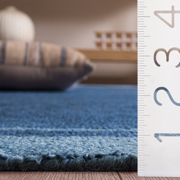 Safavieh Mirage Hand Tufted Viscose Cotton Solid Blue Area Rug for Living Room or Bedroom MIR759M-5