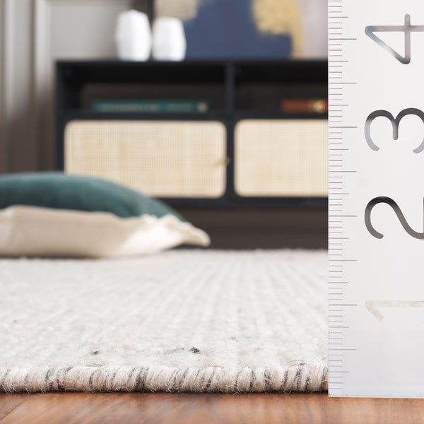 Safavieh Mirage Handwoven Wool Area Rug – Modern Elegance With Timeless Black Accents For Your Home Decor Beige ,Black Wool Pile Mir775b-4