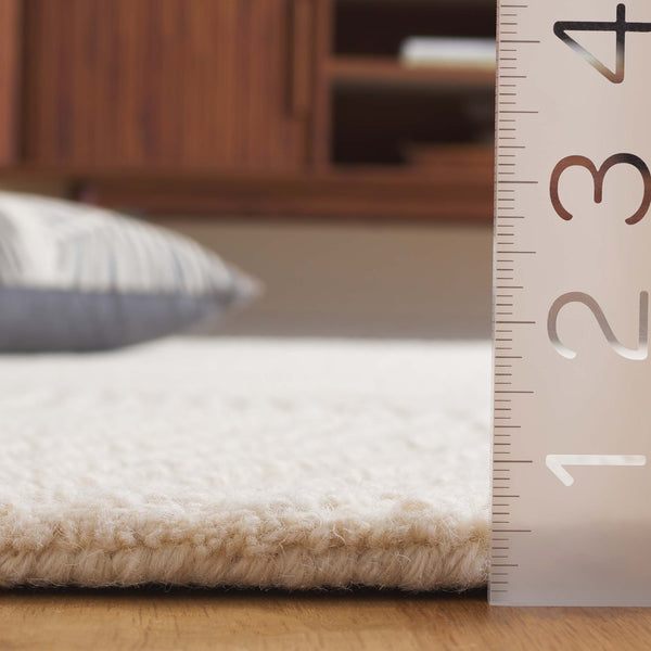 Safavieh Mykonos Handcrafted Area Rug In Serene Ivory - Elegant Modern Design For Timeless Home Luxury Ivory 85% Wool,15% Cotton Mkn104a-8