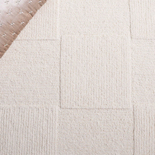 Safavieh Mykonos Hand-tufted Area Rug - Elegant Wool & Cotton Blend For A Luxurious Touch In Any Space Ivory 85% Wool,15% Cotton Mkn105a-6r