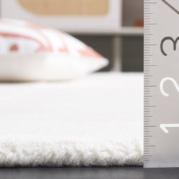 Safavieh Mykonos Hand-loomed Area Rug - Luxurious 80% Wool & 20% Cotton For Elegant Home Décor Style Ivory 80% Wool,20% Cotton Mkn201a-6sq